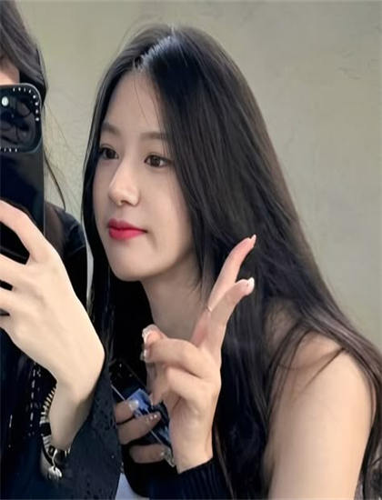 深入圣所镇：女巫传说 第一季的世界：全面解读与深度分析